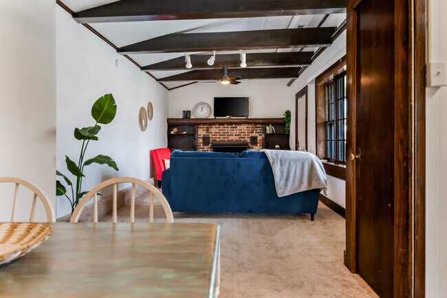 Foto del edificio - 316 Poplar Hill Ln