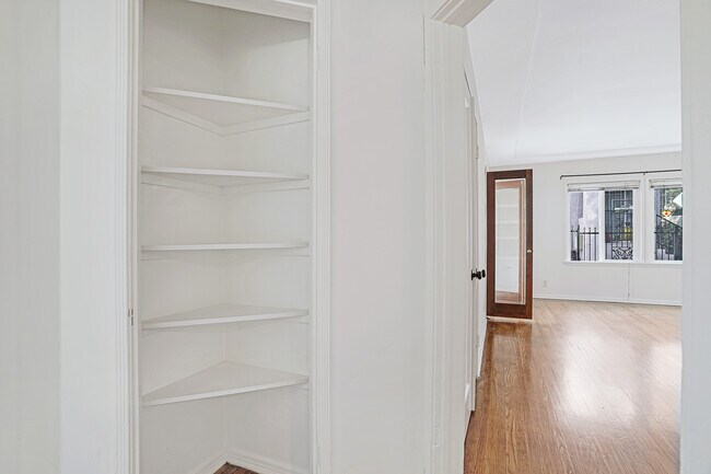 Foto del edificio - 617 N Coronado St