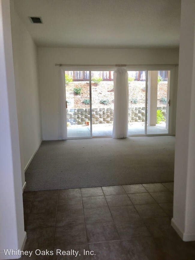 Building Photo - 2421 Churchill Ct
