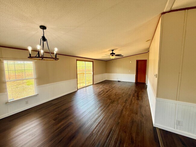 Foto del edificio - 2948 Ellejoy Rd