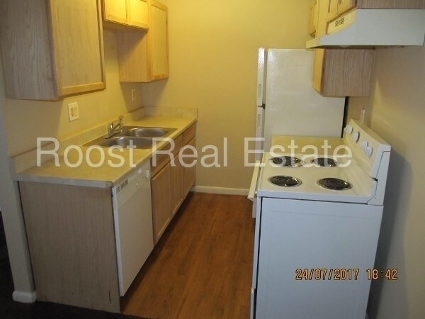 Foto del edificio - 423 Briarwood Ave