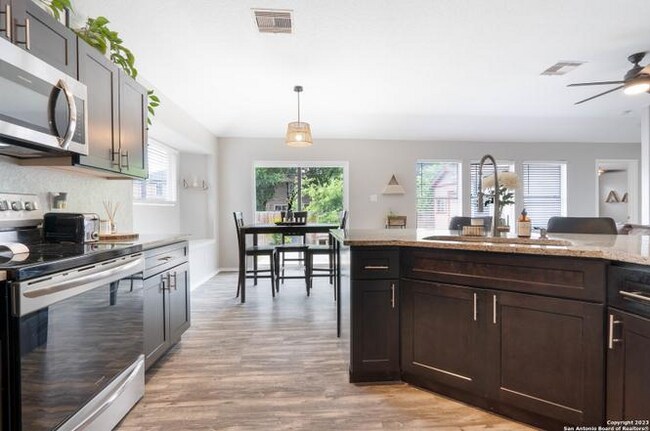 Building Photo - 6706 Tezel Oaks