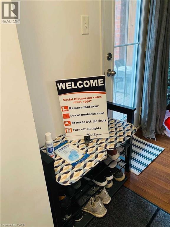 Building Photo - 2492 Post Rd