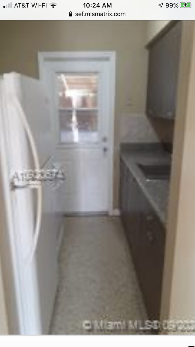 Foto del edificio - 3060 NW 20th St