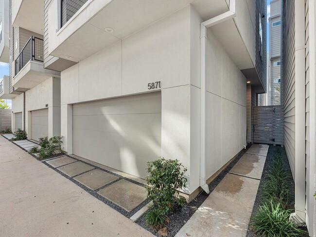 Foto del edificio - 5871 E Post Oak Ln