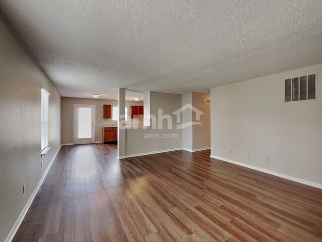 Building Photo - 2225 Summer Breeze Way