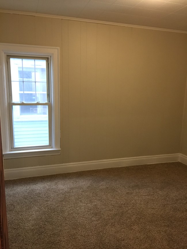 2nd bedroom - 100 Claremont Ave