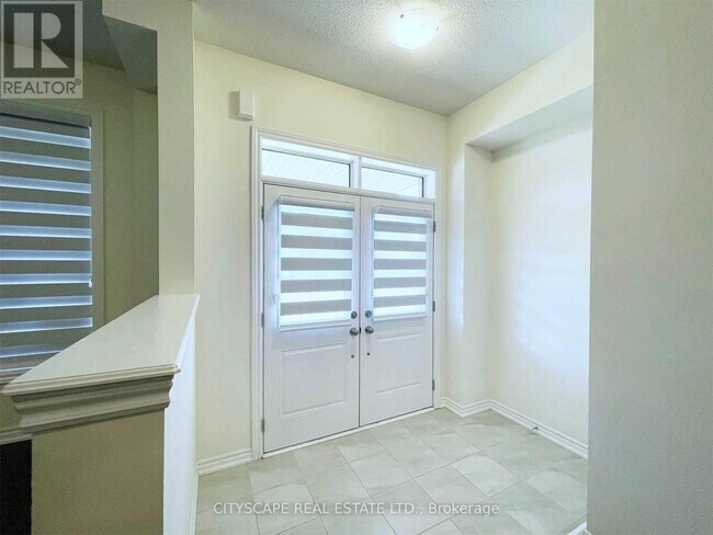 Photo du bâtiment - 253 Clockwork Dr