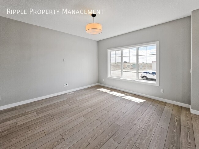Building Photo - BRAND NEW SPACIOUS 3 BEDS, 2.5 BATHS UPPER SUITE | MODERN OPEN-CONCEPT LIVING IN HUXLEY