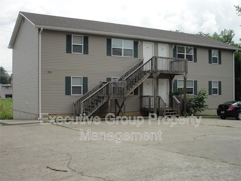 Foto principal - 355 Elmwood Dr
