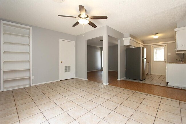 Foto del edificio - 2103 Columbia Cove
