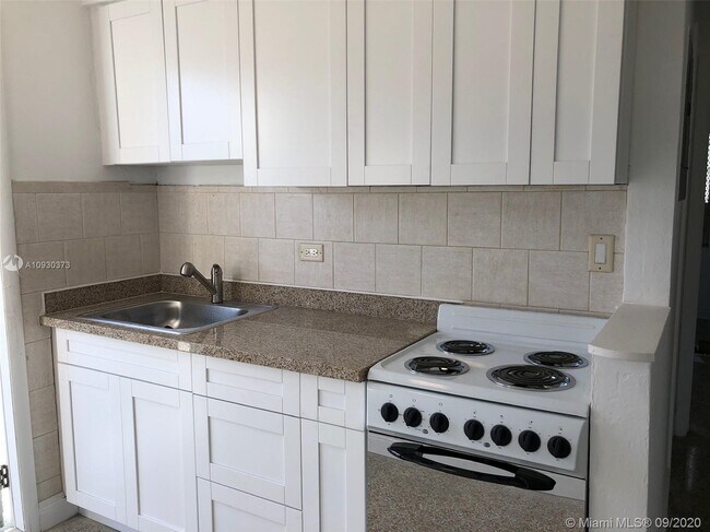 Foto del edificio - 2830 SW 38th Ct