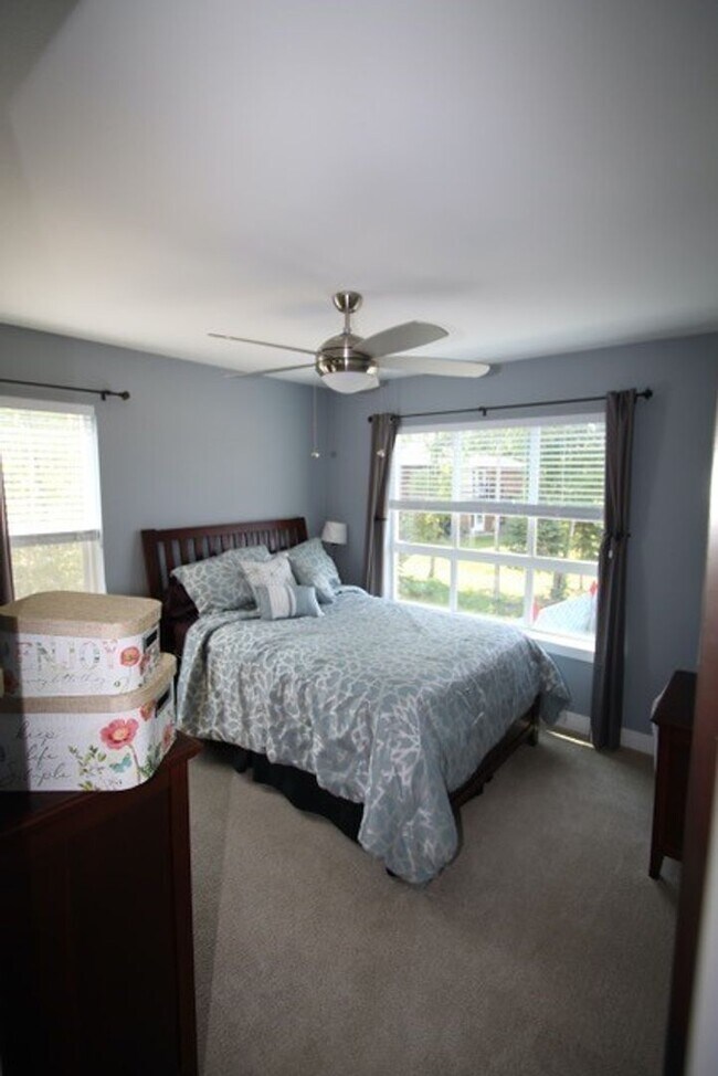 Foto del edificio - Modern and Spacious 4 Bedroom Condo in Eas...