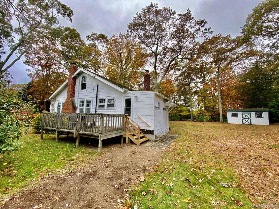 Primary Photo - 2835 Harbor Ln