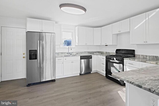 Foto del edificio - 423 Ingleside Ave