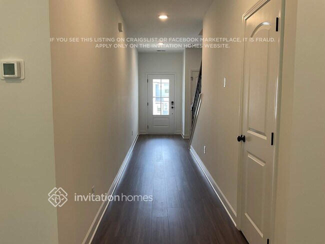 Foto del edificio - 212 E Millbrook Dr