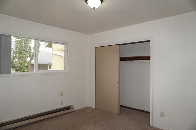 Foto del edificio - 13050 NW Cornell Rd