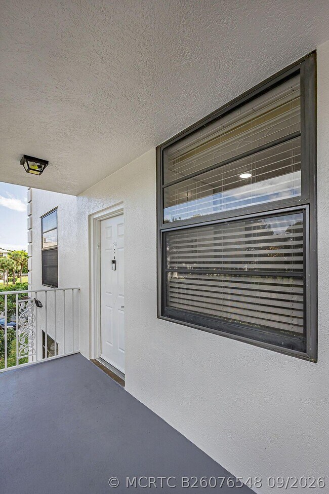 Foto del edificio - 3630 Whitehall Dr