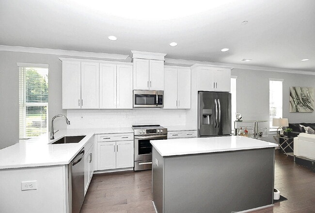 Building Photo - End Unit in SOUTH END