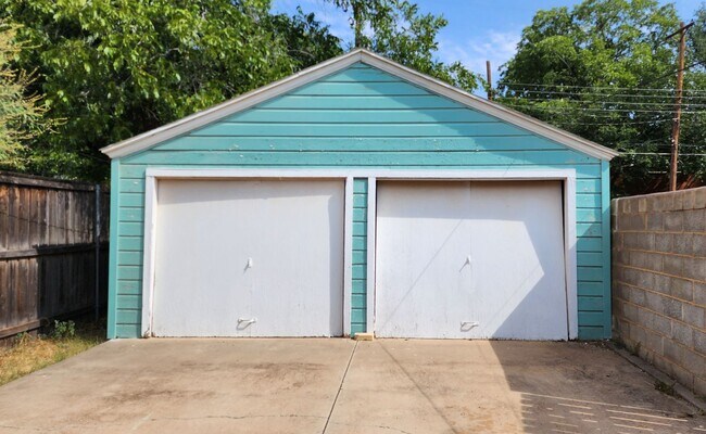 Building Photo - 3/1.5/2 DETACHED GARAGE - GREAT HOME IN TECH TERRACE