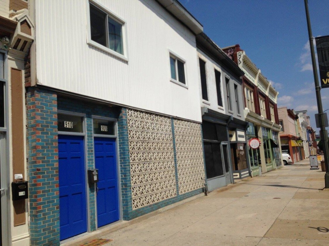 Primary Photo - 910 W Broad St