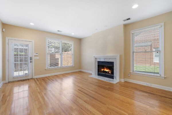 Den, gas logs - 4207 Kirtland Rd