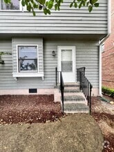 Building Photo - 324 River Walk Dr