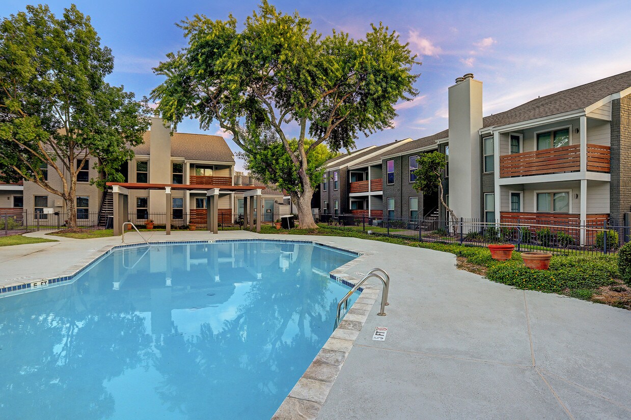 The Commons at Westchase 10751 Meadowglen Ln Houston, TX