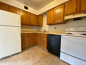 Building Photo - 604 Bellwood Dr