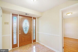 Building Photo - 4339 Cedarlake Ct