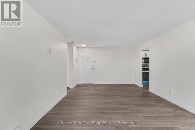 Building Photo - 4218-4218 Portage Rd