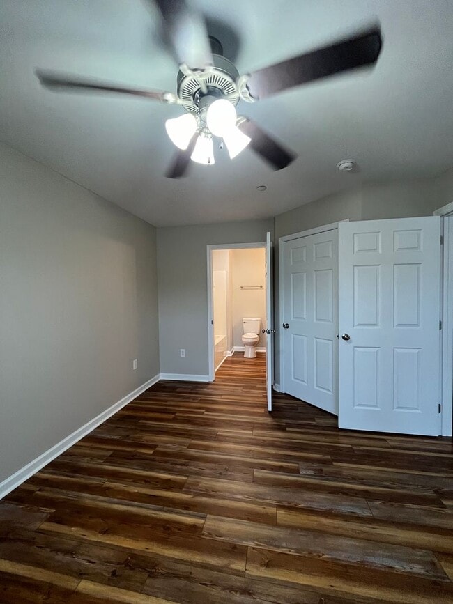 Building Photo - 3-bedroom, 2-bath Condo near ETSU, $1700 p...