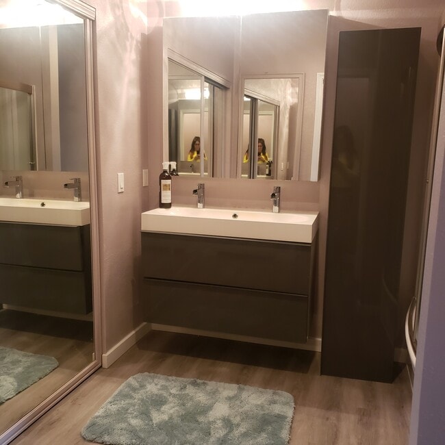 BATH - 401 Cork Harbour Cir