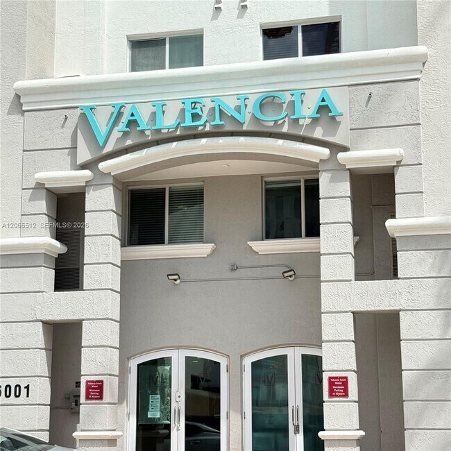 Foto del edificio - 6001 SW 70th St