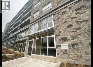 Building Photo - 275 Larch St