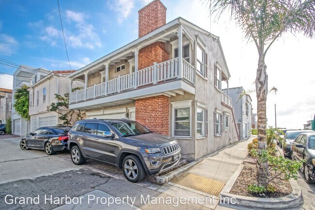 Building Photo - 721 Crest Dr