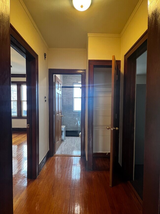 Building Photo - 2150 N Kildare Ave