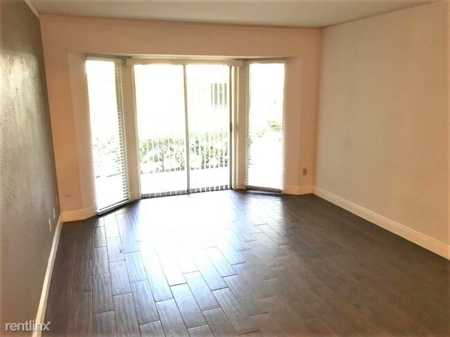 Foto del edificio - 1 br, 1 bath Condo - 800 N Post Oak Rd