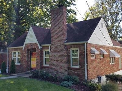 Foto del edificio - 7650 Lammert Ln
