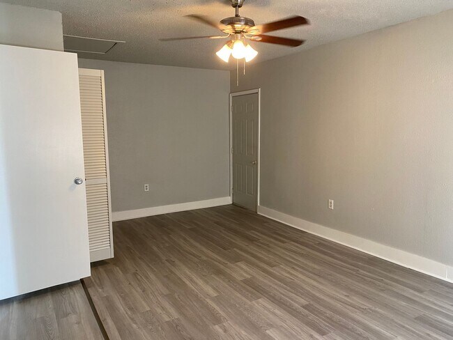 Foto del edificio - 12421 Trailing Oaks St