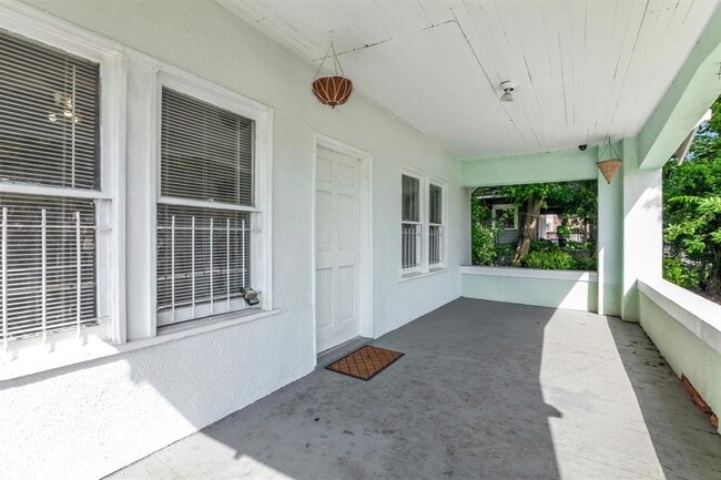 Building Photo - 1601 Holman St