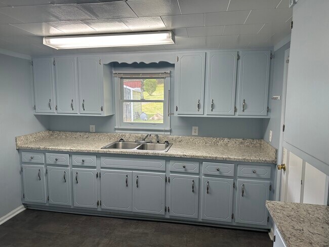 Kitchen - 479 Edwin Blevins RD