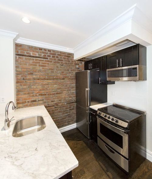 Foto del edificio - 329 E 10th St