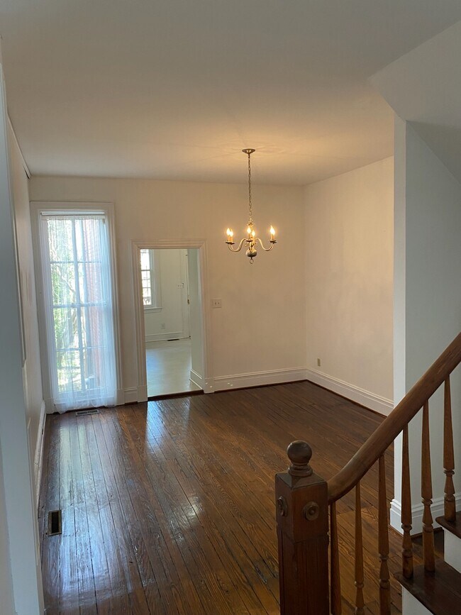 Foto del edificio - 309 S Laurel St