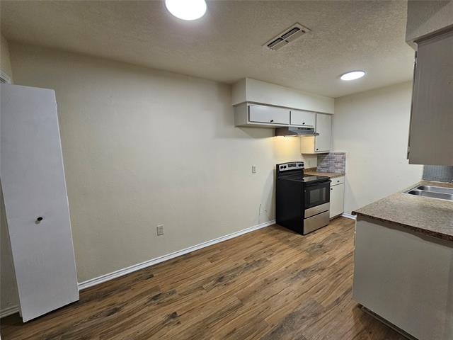 Building Photo - 3149 Tudor Ln