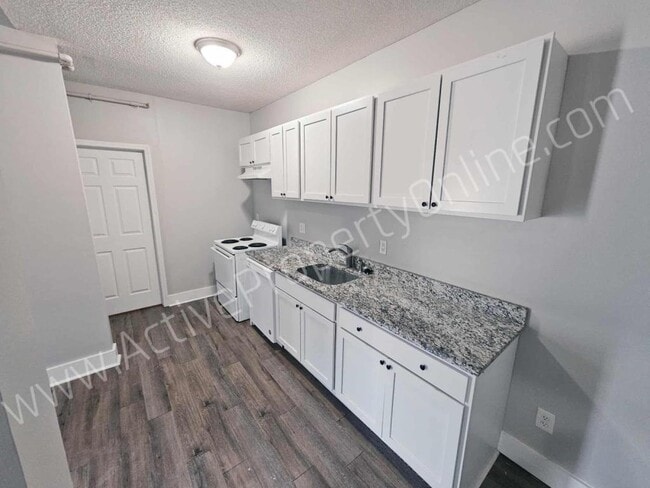 Building Photo - 1873 Hardeman Ave