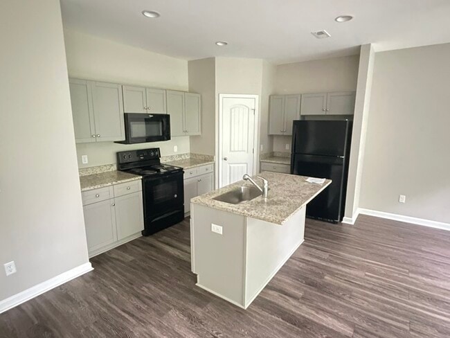 Building Photo - Antioch 3 bedroom townhome w/ 1 car garage!