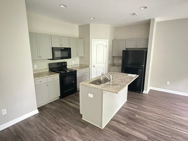 Foto del edificio - Antioch 3 bedroom townhome w/ 1 car garage!