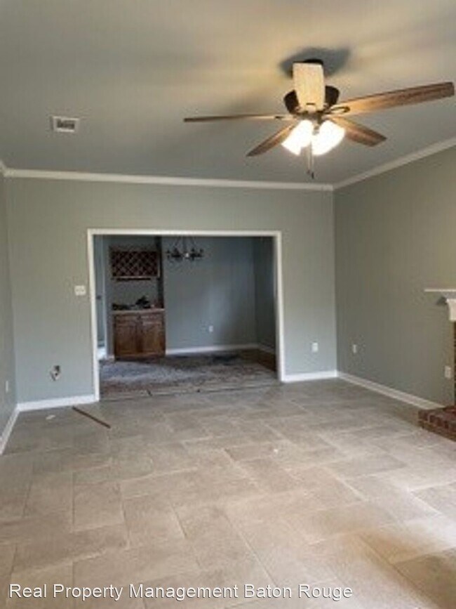 Foto del edificio - 3 br, 2 bath House - 15346 Springwood Ave.