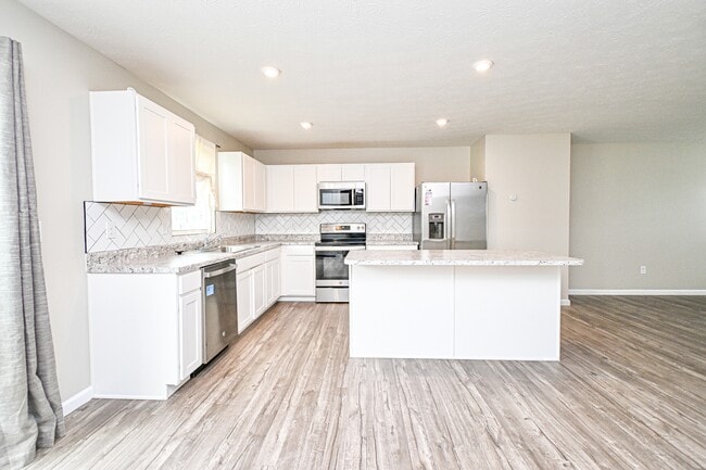 Foto del edificio - 5697 Julia Kate Dr